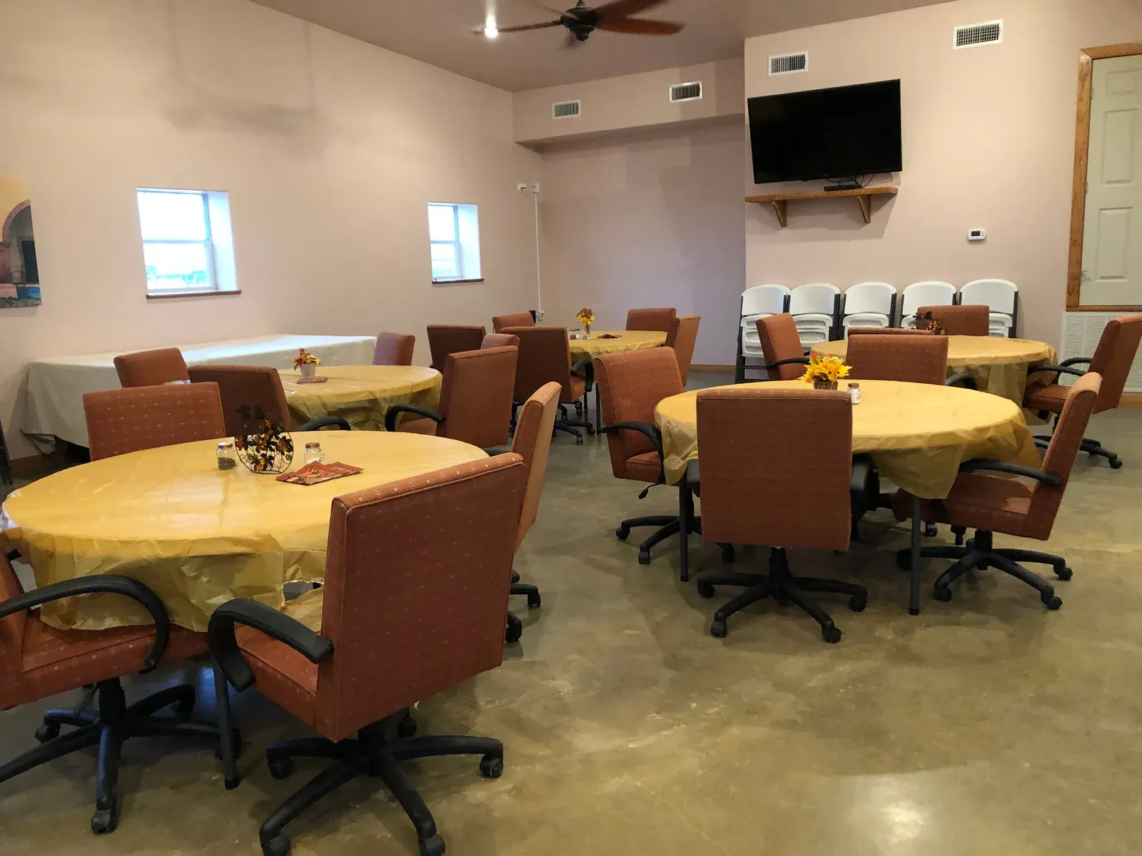 Community room seating at Mesquite Oasis Lodge & RV Park in Odessa, Texas